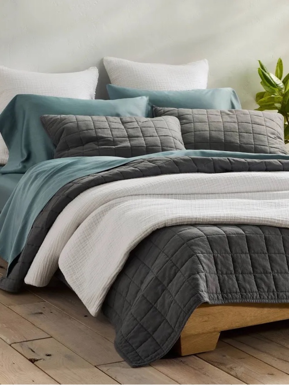 Casaluna Heavyweight Linen Blend Quilt